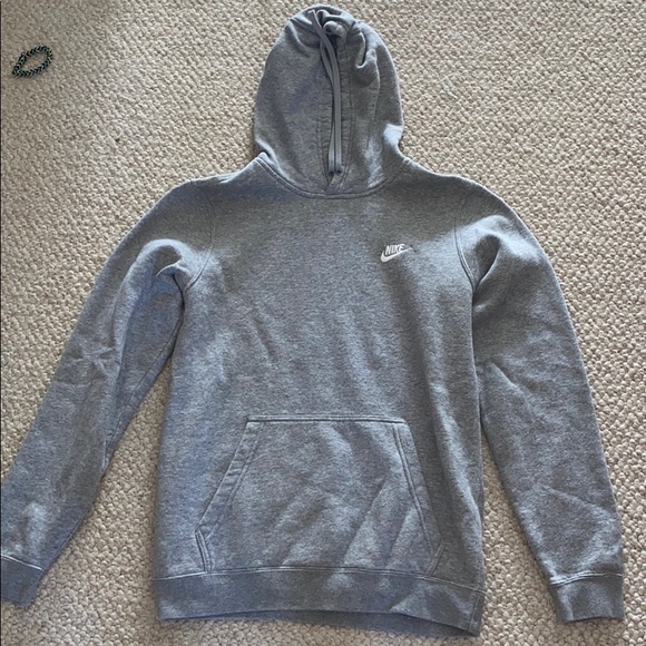 Nike Tops - nike sweatshirt